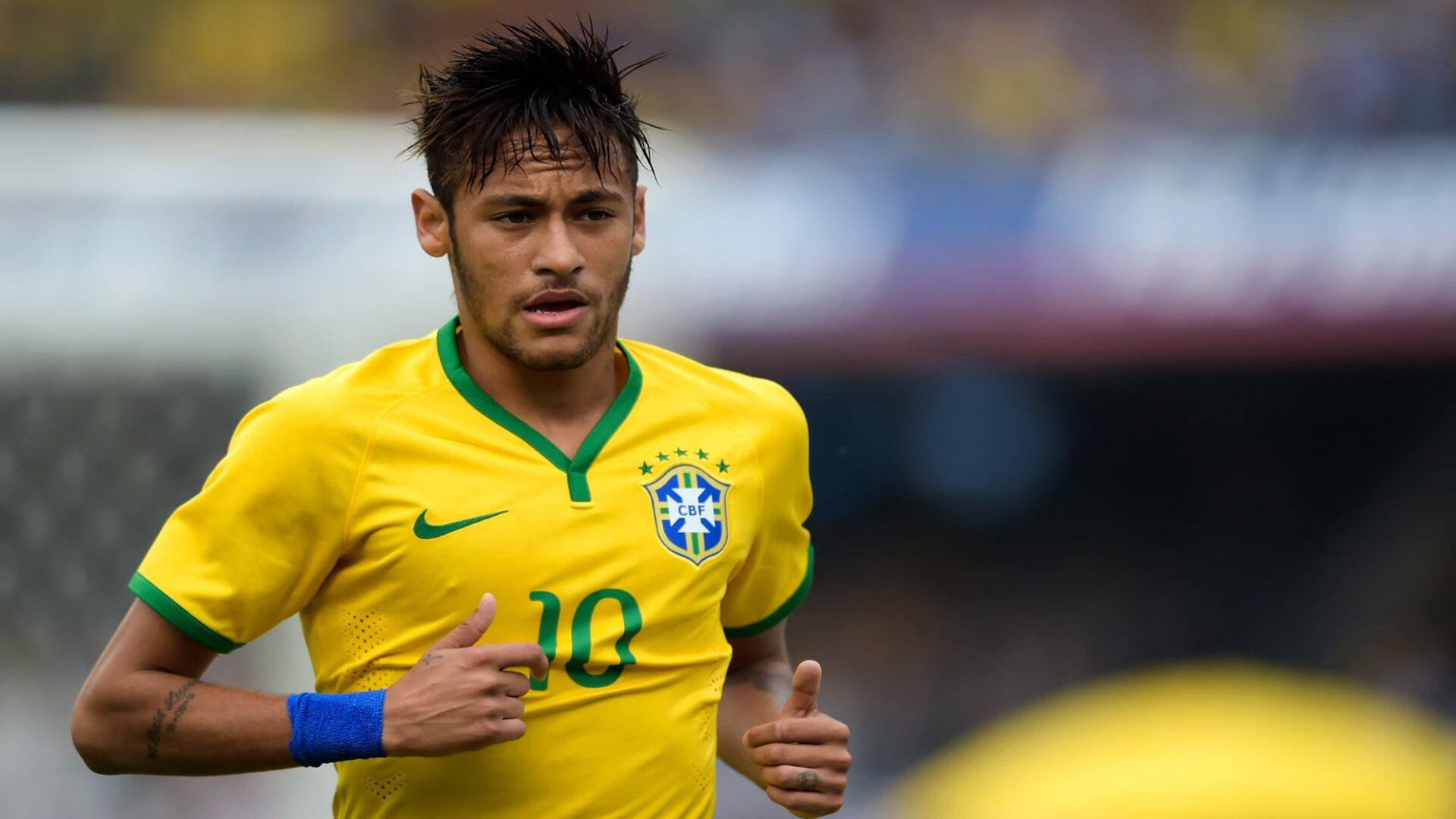 2019年总决赛第六场:勇士在主场迎战热火,库里在关键第四节连续投中两记三分,带队成功逆转,夺得队史第四个总冠军。