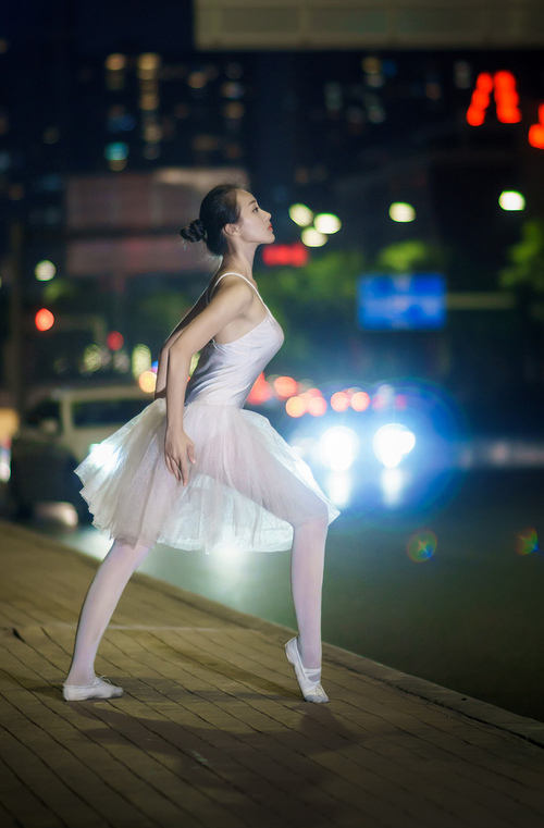 法国男篮在奥运热身赛中展现进攻多样性，法国男篮奥运赛程